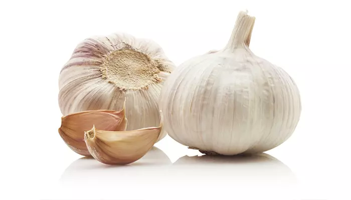 Готовый к употреблению чеснок