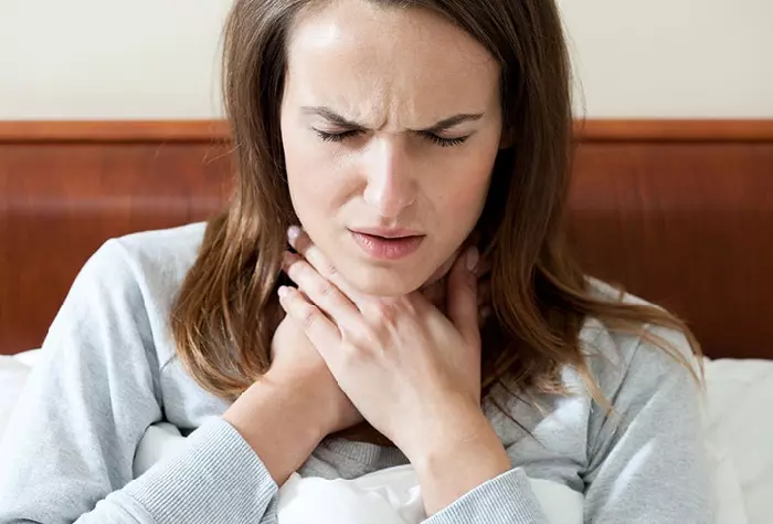 Почему появляется ощущение кома в горле