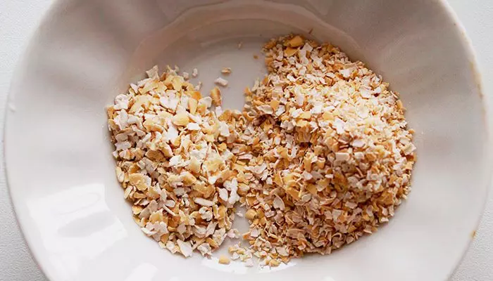 Отруби на тарелке