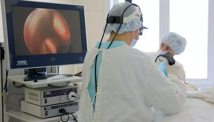 Эндоскопическое удаление новообразования Эндоскопическое удаление новообразования