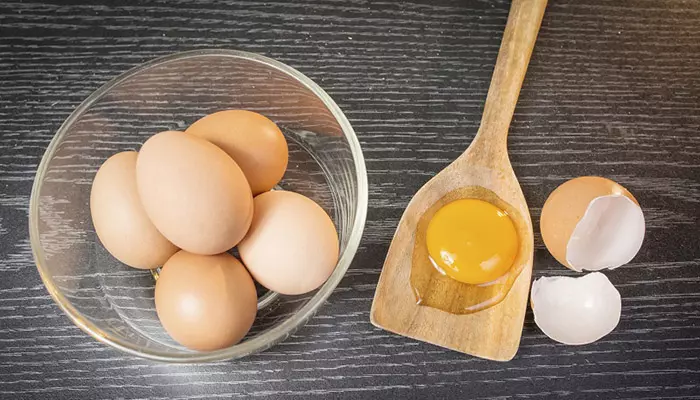 Свежие куриные яйца Свежие куриные яйца