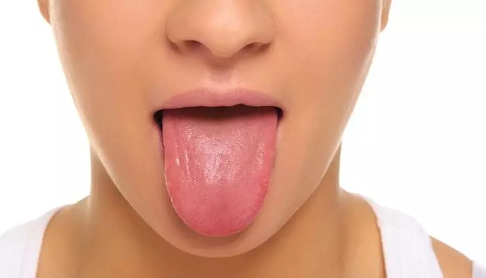 Здоровый язык у человека Здоровый язык у человека